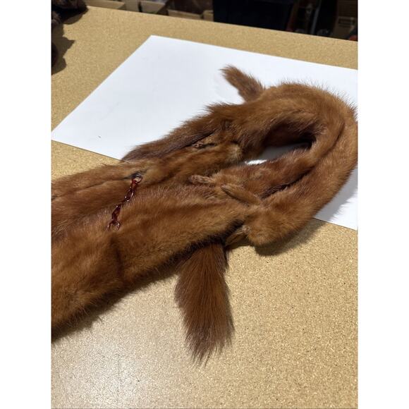 VTG Red Mink Fur Stole Wrap 4 Full Pelts Bakelite Clasp 53” Length No Odor - Picture 8 of 8